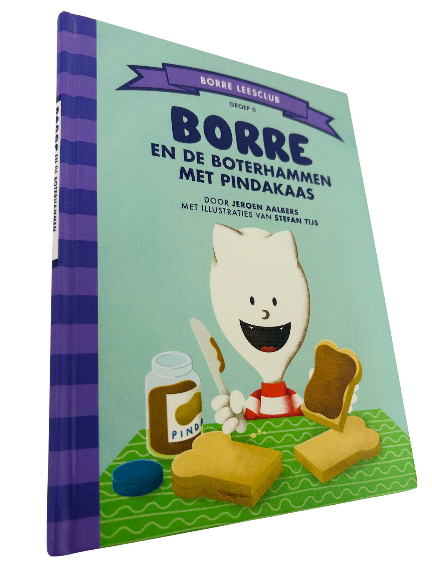 Borre en de boterhammen met pindakaas